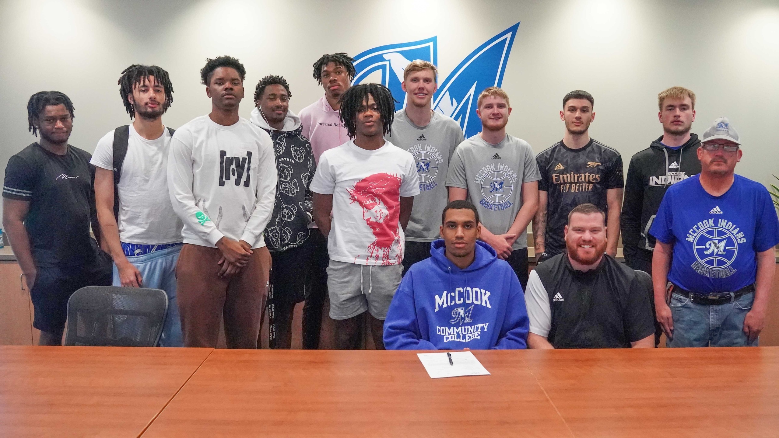 MCC&rsquo;s Simon Akena signs on to play basketball at D1 Utah Valley