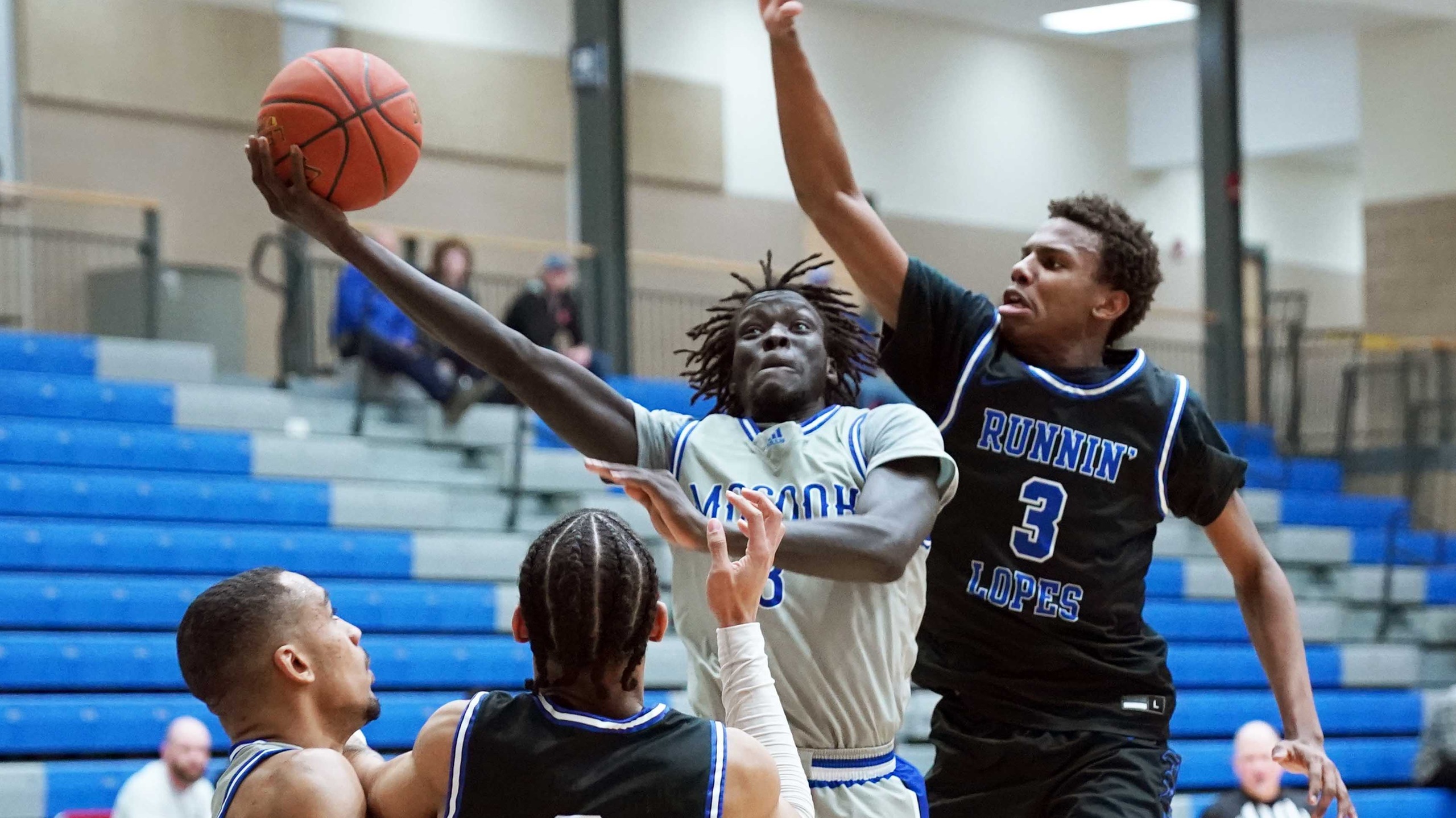 MCC Men win on double overtime buzzer-beater