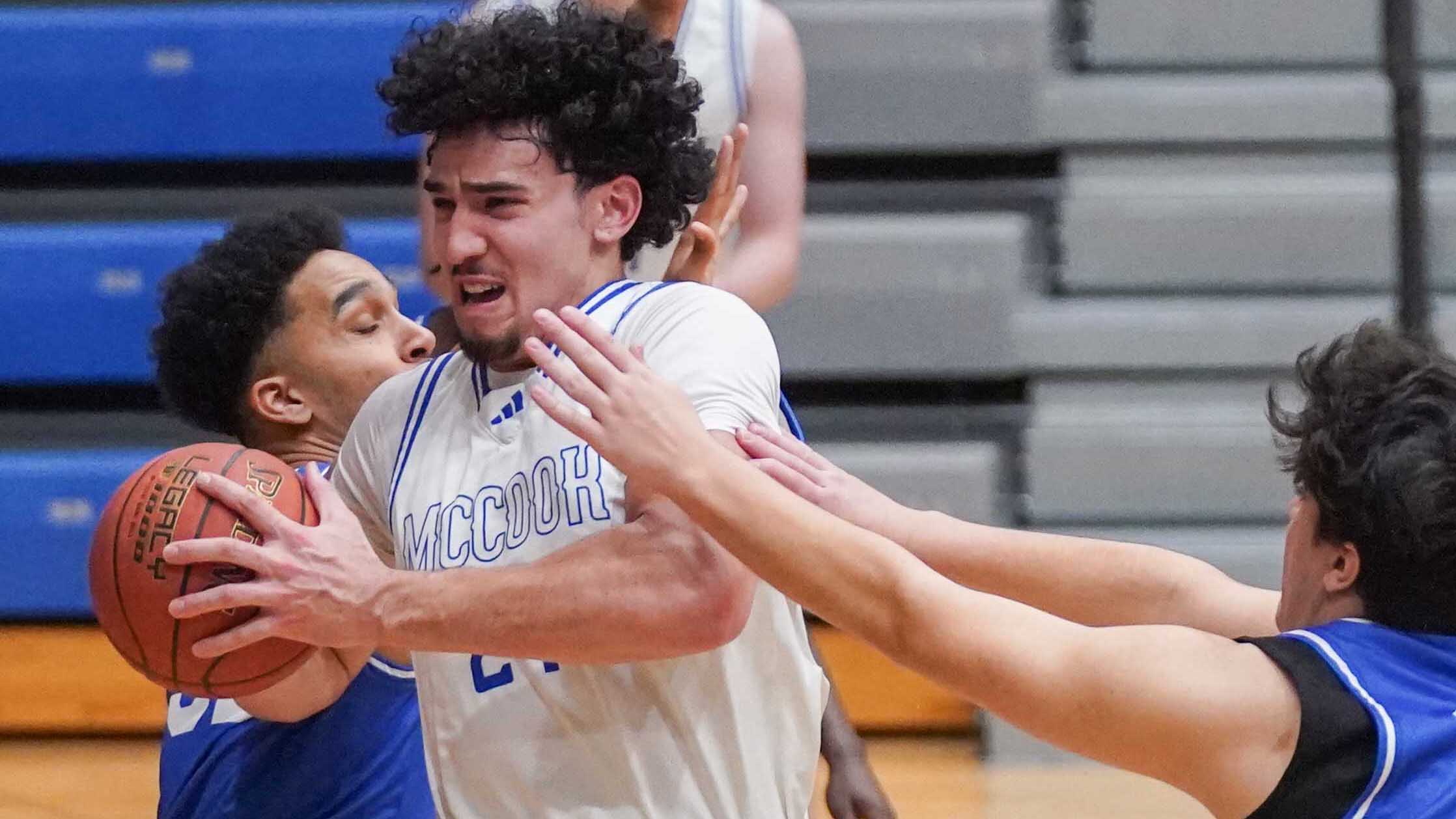 MCC men hold for win over Bobcats